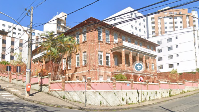 Casarão de tijolinhos do Granbery