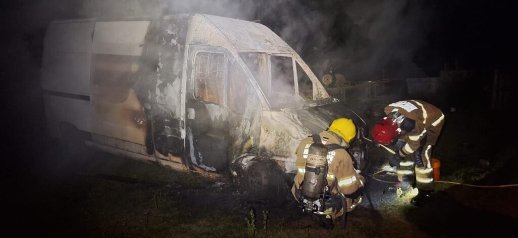 Bombeiros registraram 18 carros incendiados em Juiz de Fora nos 3 primeiros meses do ano