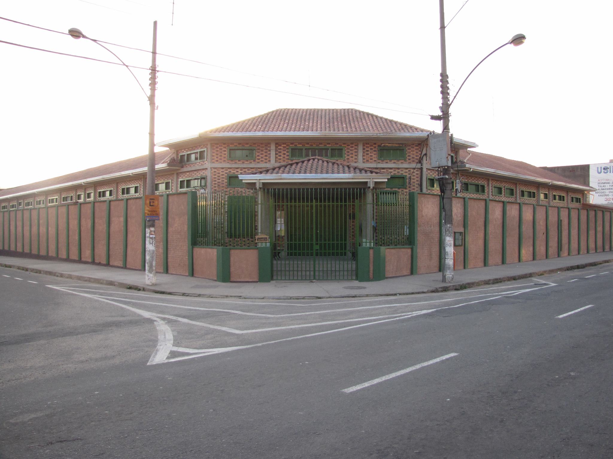Aluno foi encontrado com faca na Escola Estadual Antônio Carlos