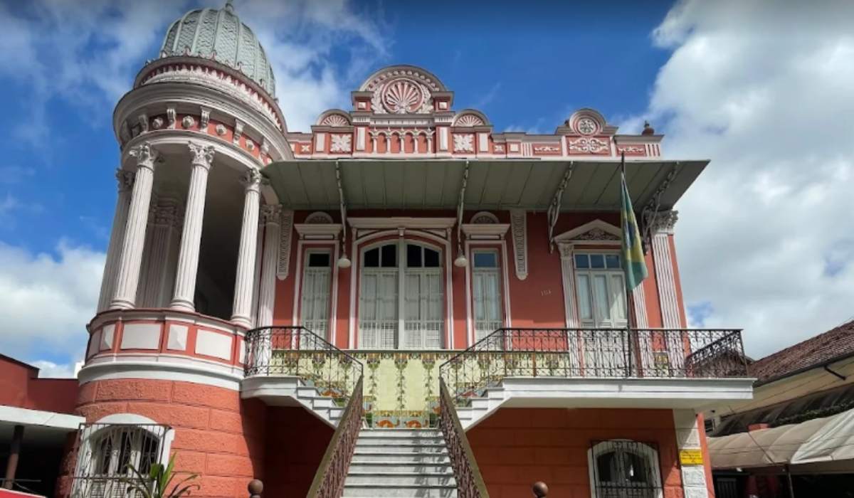 A história do Círculo Militar e da Escola Estadual Duque de Caxias, em Juiz de Fora