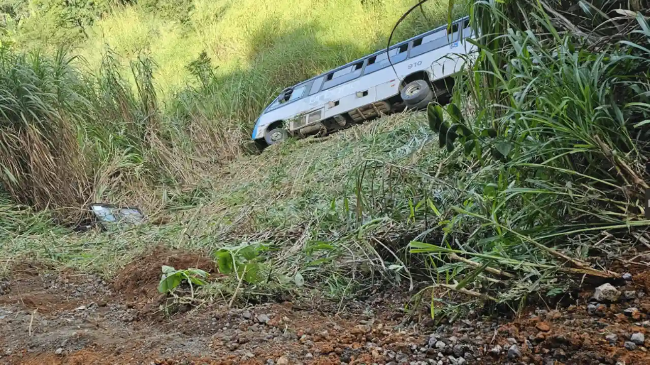acidente com ônibus juiz de fora