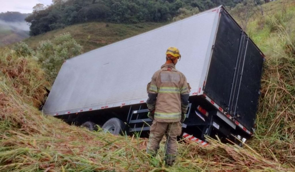 Acidentes em Juiz de Fora foram causados por chuva, diz Bombeiros