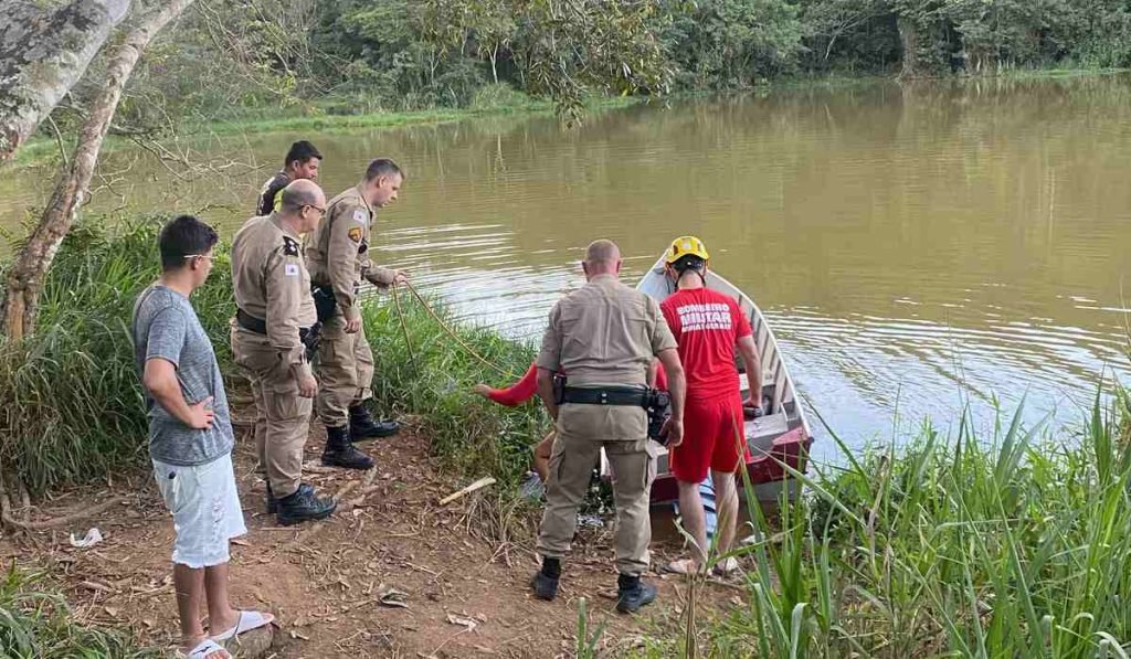 Corpo é encontrado em represa de Torreões com corrente enrolada no pescoço 1 Corpo foi encontrado em represa de Torreões