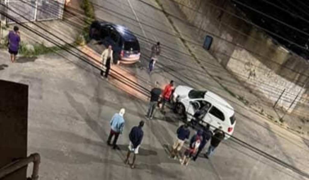 PJF vai arrumar sinalização em cruzamento no bairro Cerâmica; 3 acidentes foram registrados em 15 dias 6 Cruzamento no bairro Cerâmica tem sido local de acidentes recorrentes
