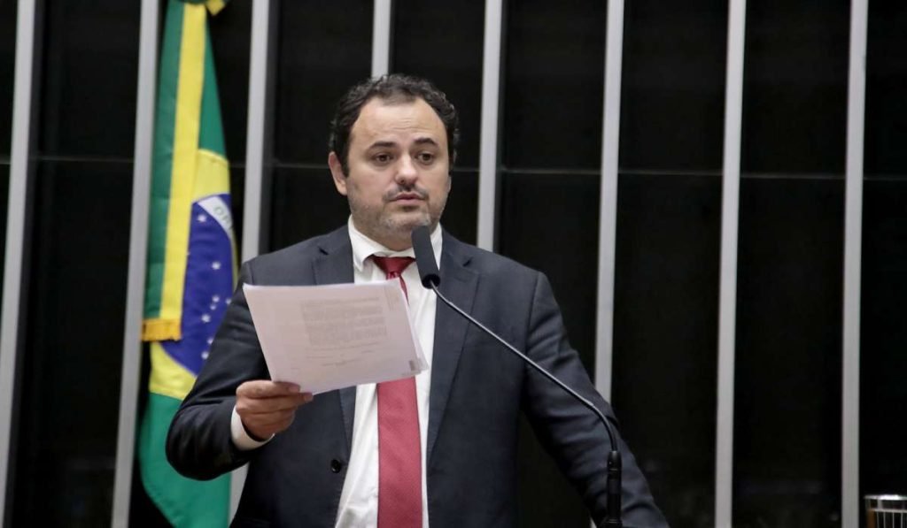 Glauber Braga