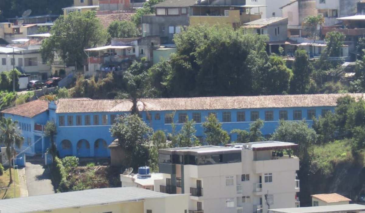 Escola Estadual Batista de Oliveira rejeita modelo cívico-militar