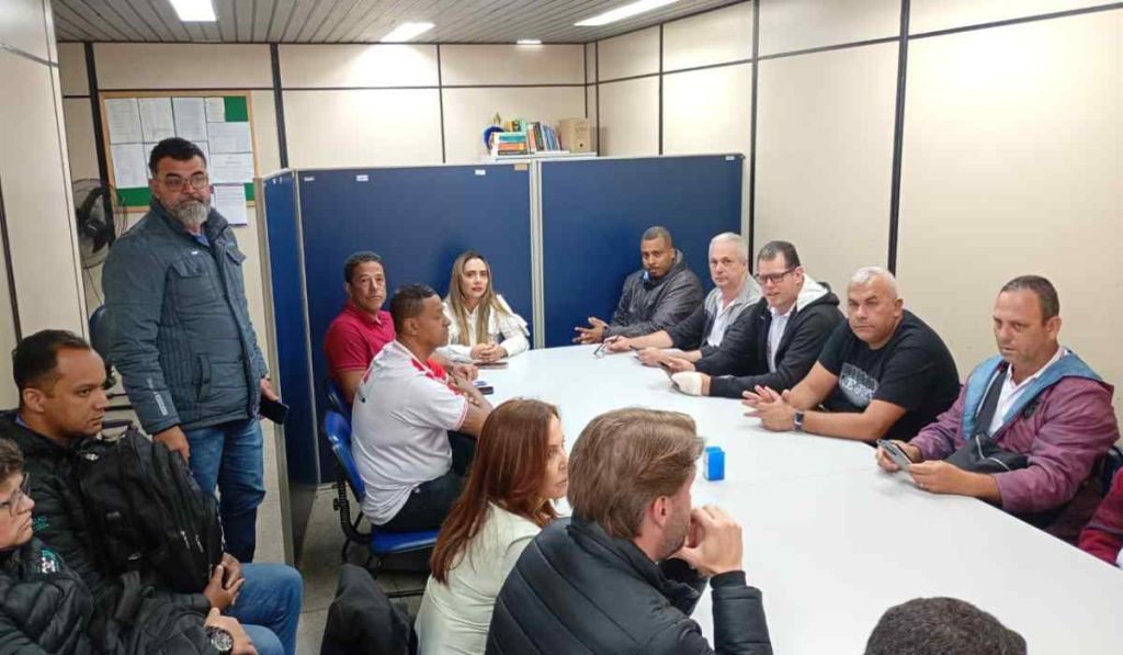 Reunião entre Sintto, Consórcio Via JF e Prefeitura sobre reajuste salarial dos rodoviários