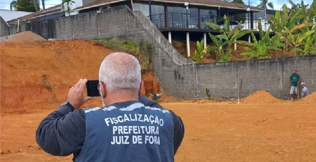 Fiscalização da PJF precisou ir ao local três vezes, pelo descumprimento aos documentos emitidos