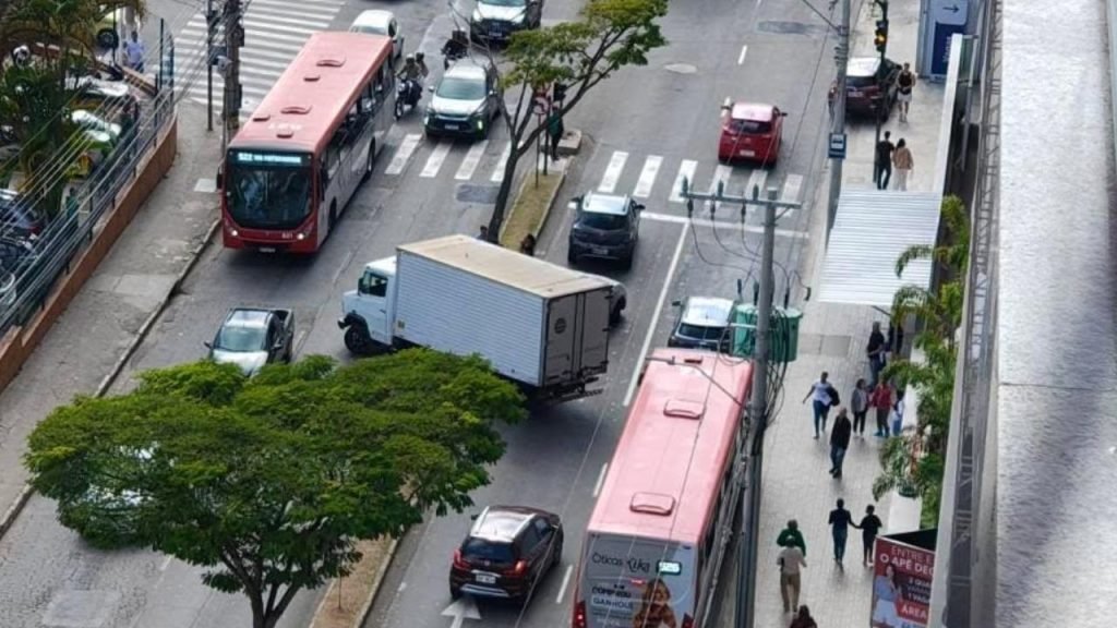 caminhao perde freio sao mateus
