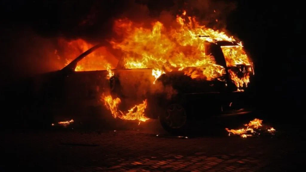 carro pega fogo juiz de fora