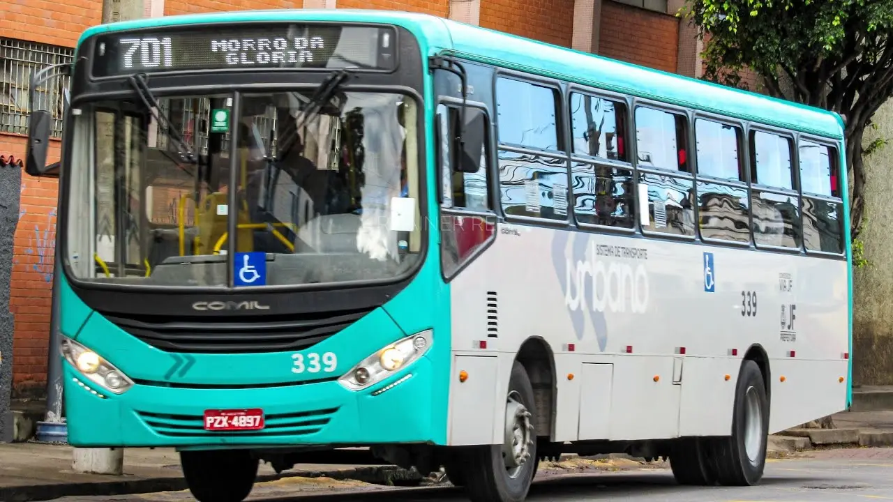 Greve de onibus em Juiz de Fora cancelada ansal doação de brinquedos e roupas