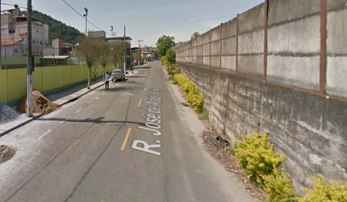 Homem e mulher foram presos no bairro industrial, em Juiz de Fora