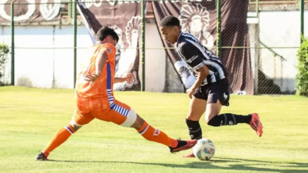 Tupi empata com o Coimbra em jogo emocionante em Juiz de Fora 1 Tupi e Coimbra Juiz de Fora