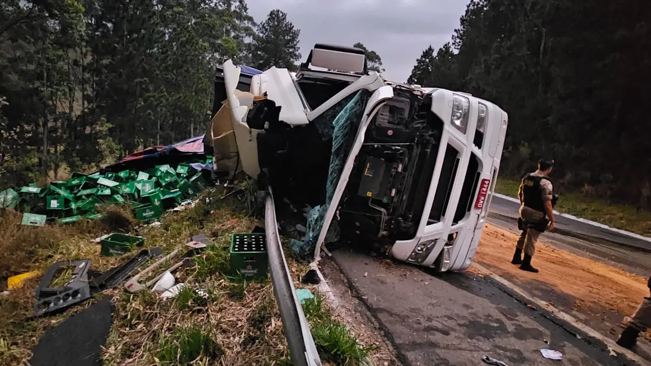 tombamento de carreta br 267