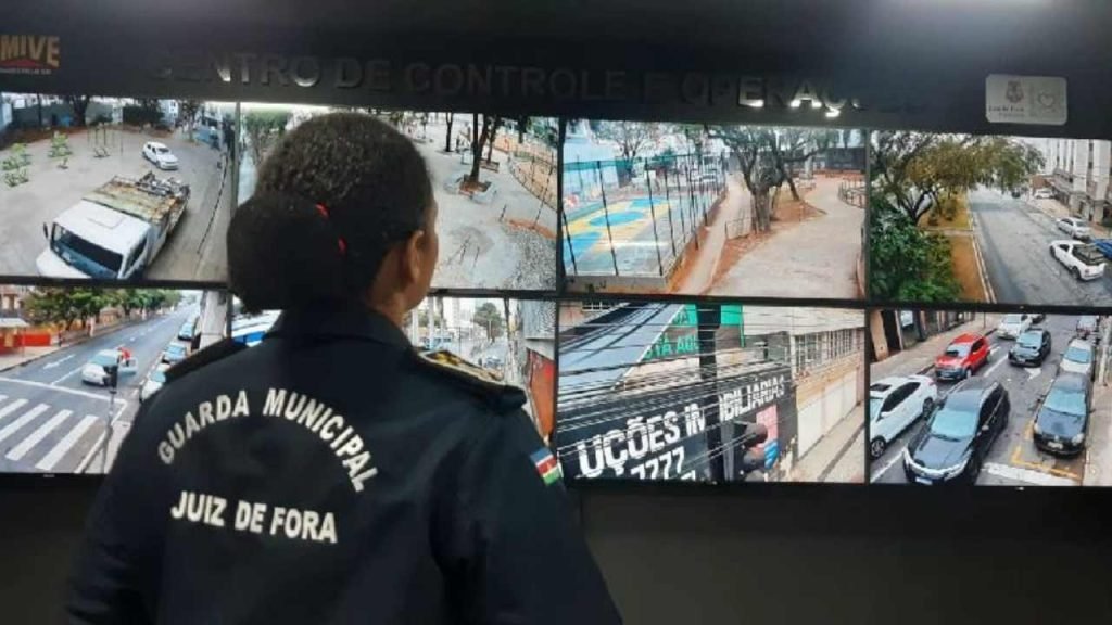 Novas câmeras reforçam segurança no Centro de Juiz de Fora 3 novas câmeras de segurança em Juiz de Fora