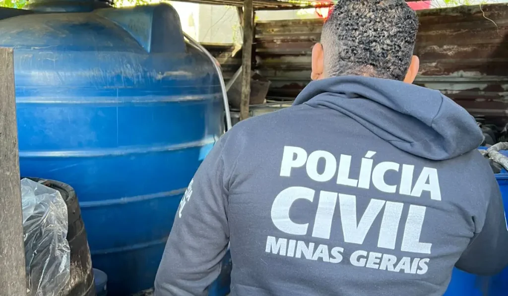 PC apreendeu cachaça adulterada em Juiz de Fora bebida