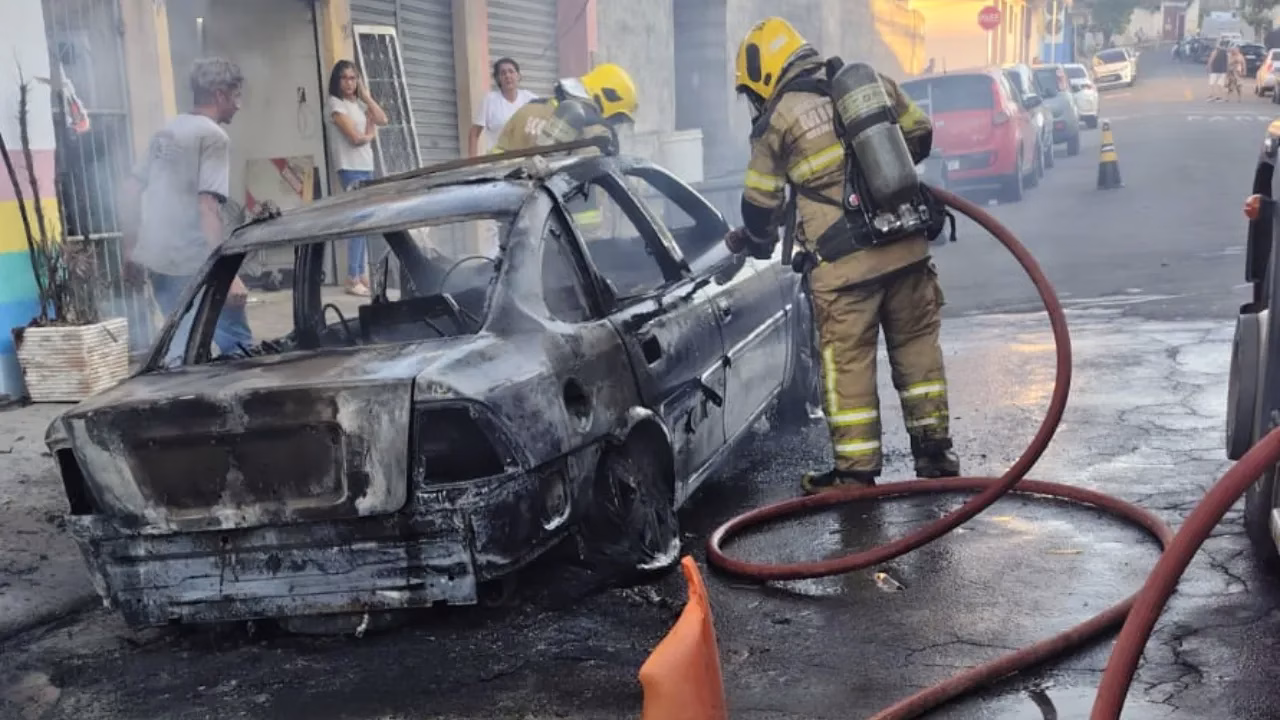 carro pega fogo francisco bernardino juiz de fora