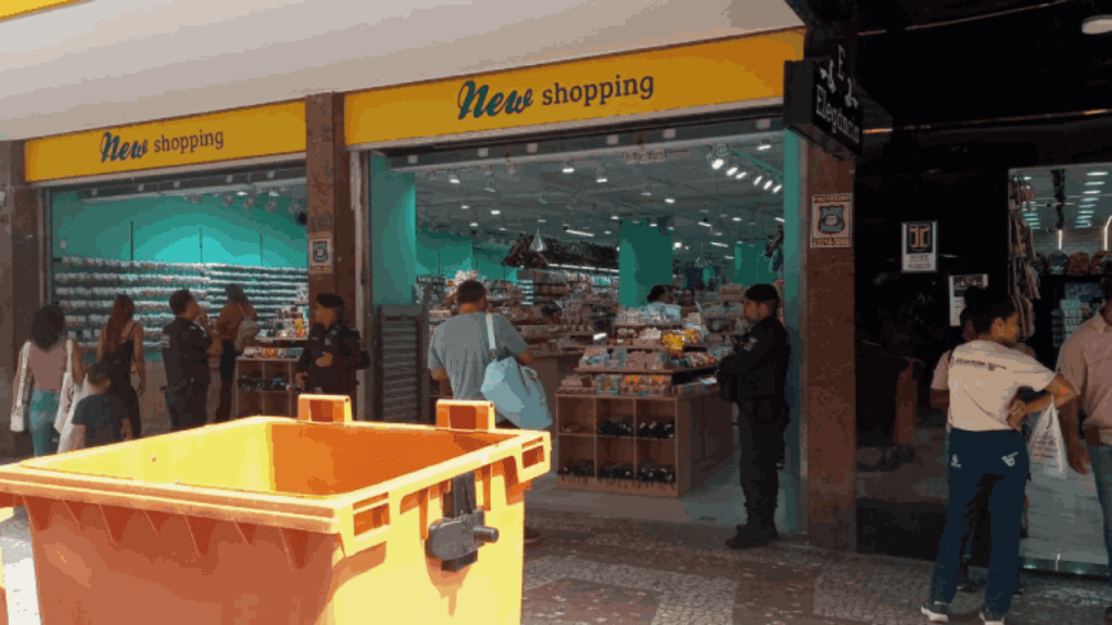 Procon apreende mais de 2 mil produtos irregulares em loja no Centro de Juiz de Fora 1 produtos irregulares apreendidos em Juiz de Fora