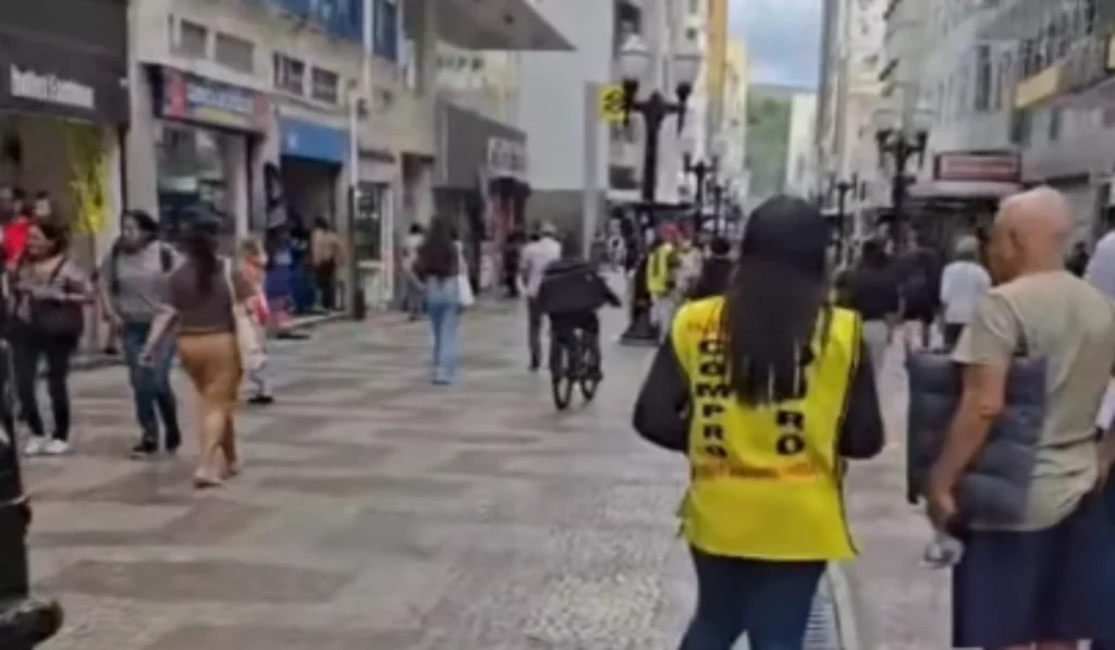 Câmara pede que Polícia Militar aumente fiscalização de bicicletas motorizadas em Juiz de Fora 2 Bicicletas motorizadas são proibidas de trafegarem em Juiz de Fora