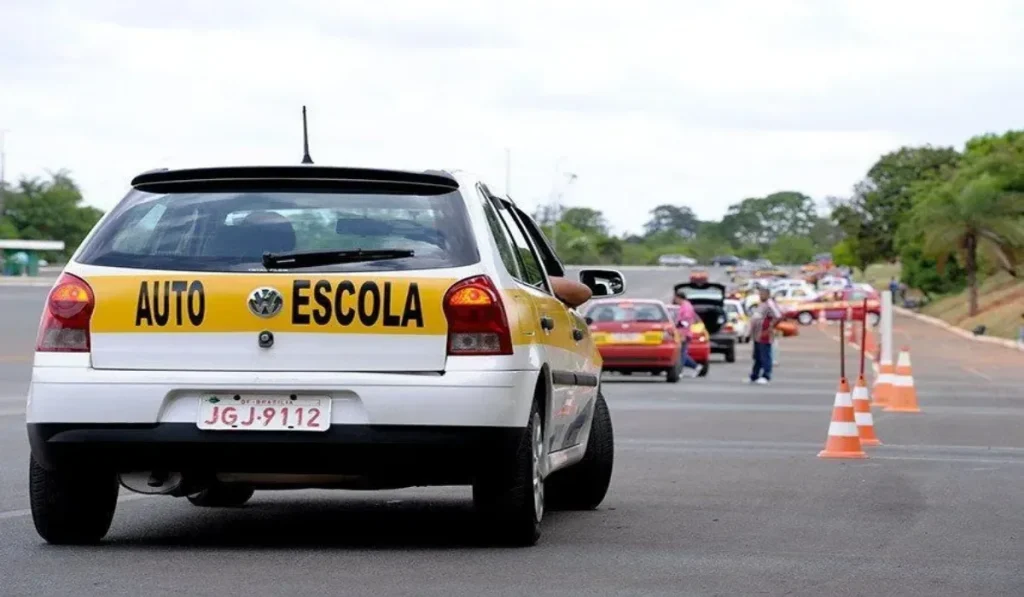 setor de autoescolas (autoescola) sofre com crise