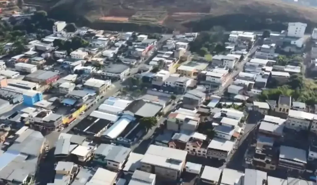 Justiça dá 10 dias para Prefeitura explicar mau cheiro na região do Vila Ideal 6 Mau cheiro no bairro Vila Ideal terá que ser explicado pela PJF