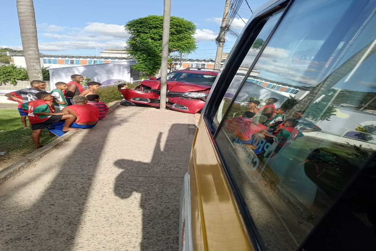 Em ambos acidentes, trânsito ficou congestionado