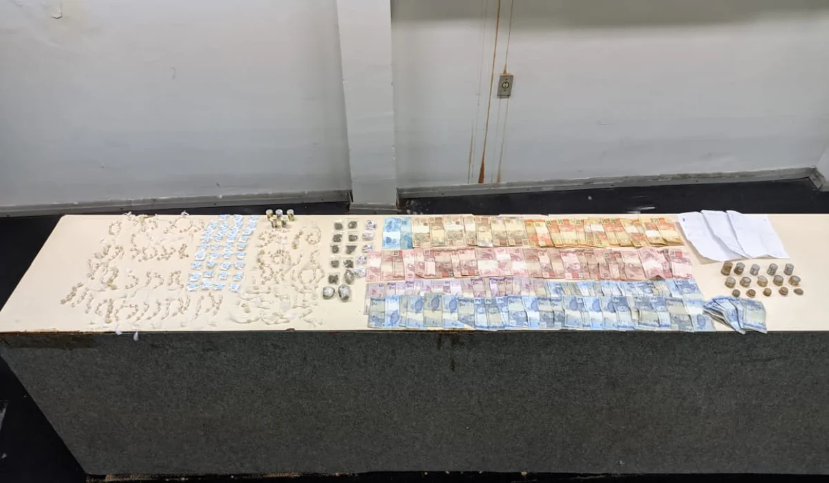 Drogas foram apreendidas pela Polícia Militar no bairro Nossa Senhora Aparecida