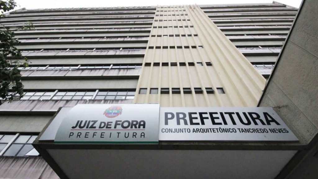 Atrasos em pagamentos de terceirizados e piso da enfermagem geram mobilização em Juiz de Fora