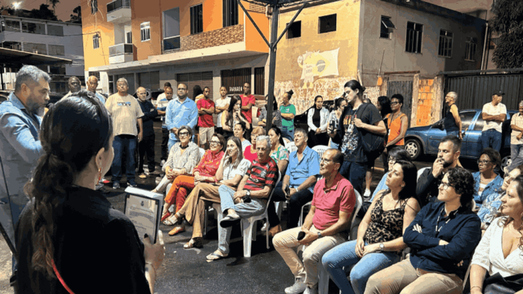 Obras de drenagem e pavimentação são entregues no bairro Santa Cruz