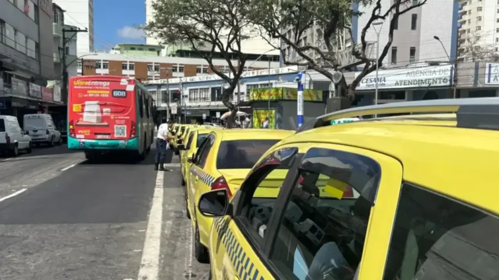 Prefeitura suspende reajuste da tarifa de táxi em Juiz de Fora