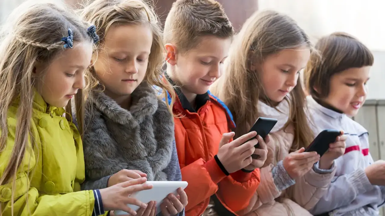 esgotamento celular crianças telas.