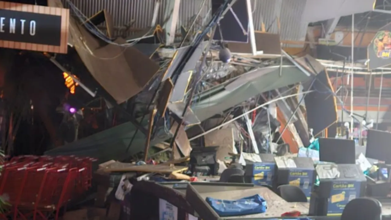 onibus perdeu freio supermercado