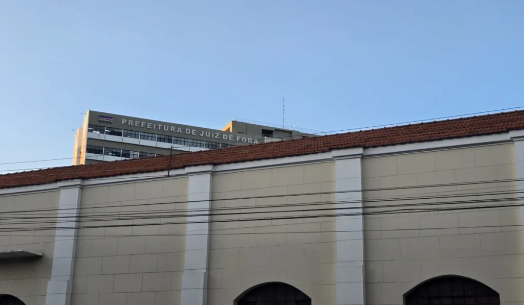 Prefeitura formaliza convênios para laudos técnicos e reconstrução de moradias atingidas pelas chuvas 2 Prefeitura formaliza convênios para laudos técnicos e reconstrução de moradias atingidas pelas chuvas