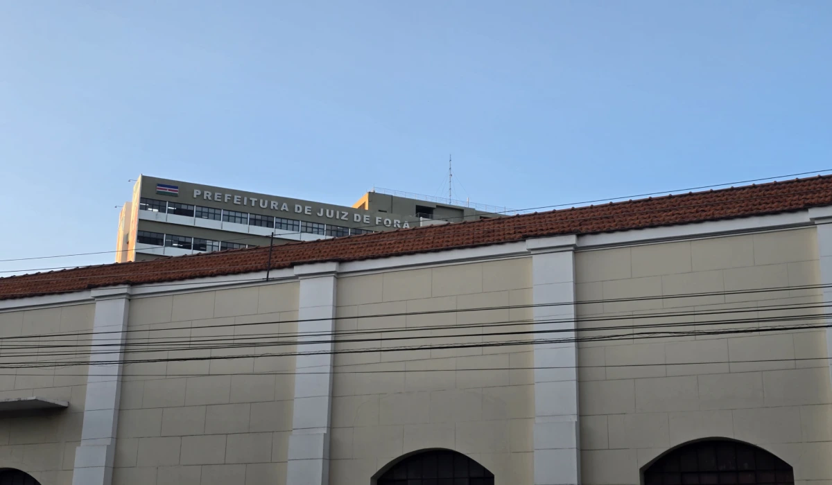 PJF atrasa repasse aos hospitais SUS de Juiz de Fora. Trabalhadores ligados à PJF com salários atrasados. saúde servidor