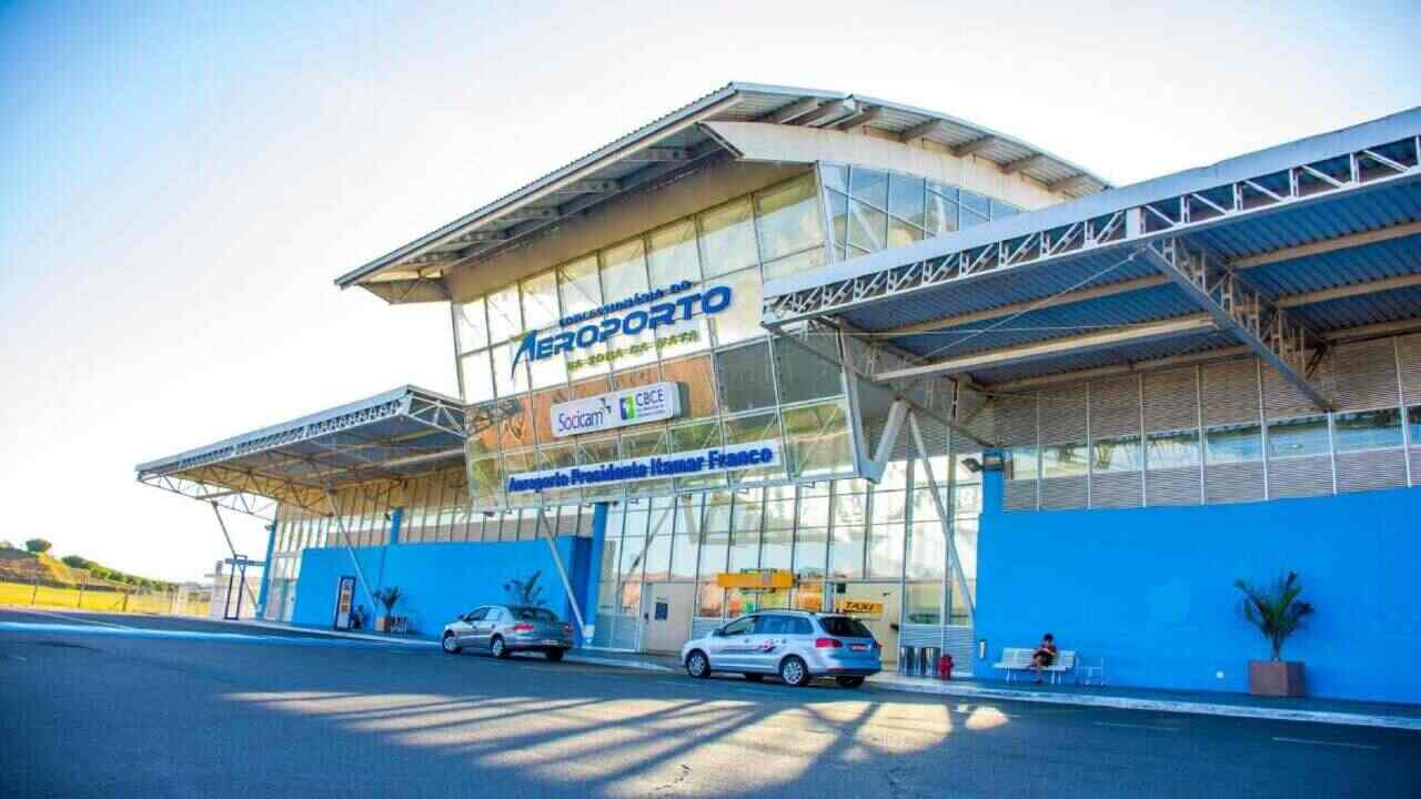 Movimento de passageiros no Aeroporto Itamar Franco cai mais de 30% em 2025