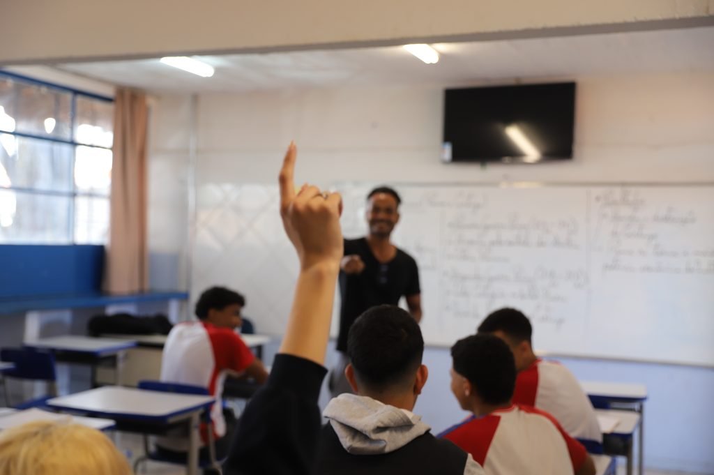 Duas escolas estaduais de Juiz de Fora são selecionadas para o programa Minas Bilíngue em 2026