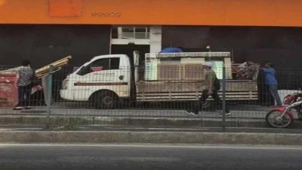 Agência do Itaú é fechada na Avenida Rio Branco, em Juiz de Fora