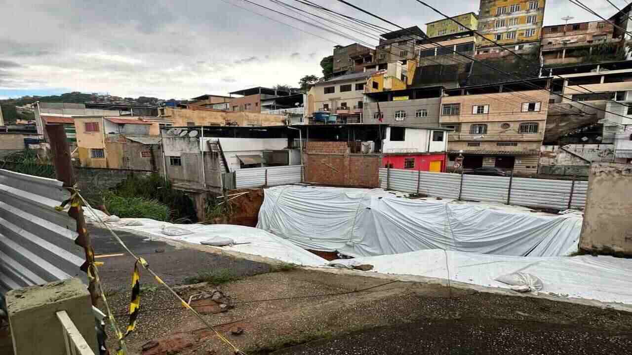 Rua que cedeu durante chuva segue sem solução definitiva no Bairu