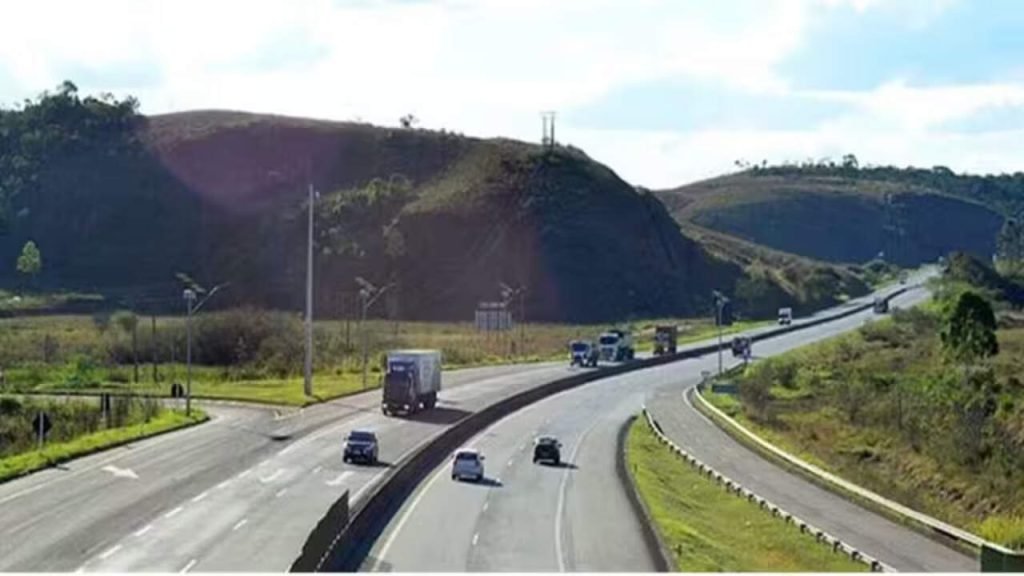 Feriado do Dia do Trabalhador registra 16 acidentes na BR-040 entre BH e Juiz de Fora 10 Obras na BR-040 começam na subida da serra entre Juiz de Fora e Petrópolis