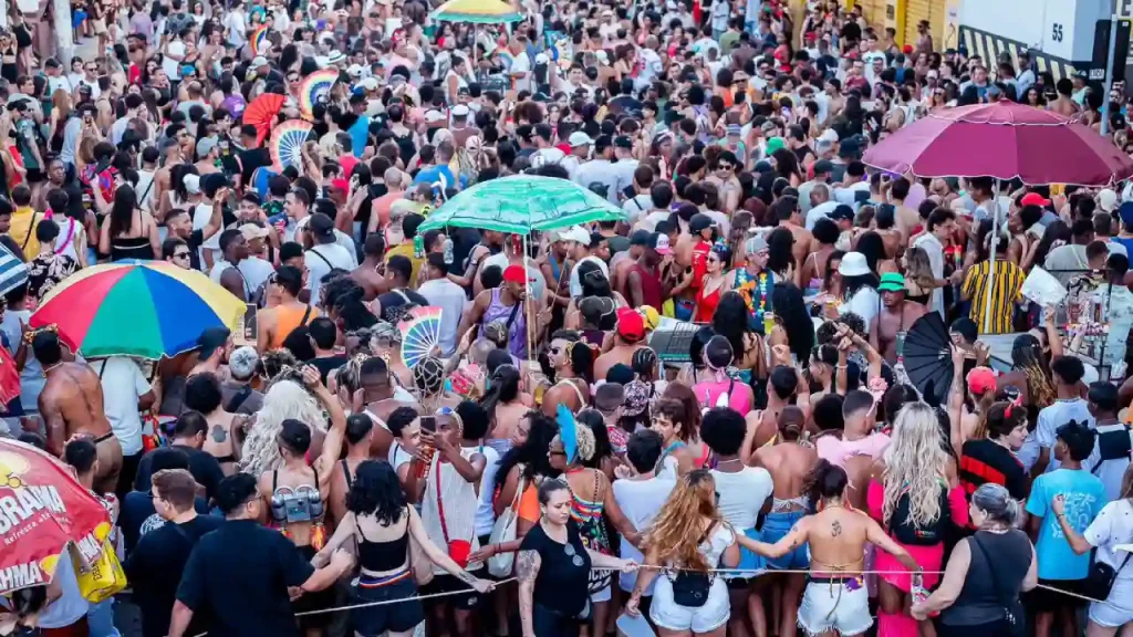 Banda Daki fecha Av. Rio Branco e muda trânsito neste sábado, 14 8 carnaval 2026 juiz de fora blocos banda daki