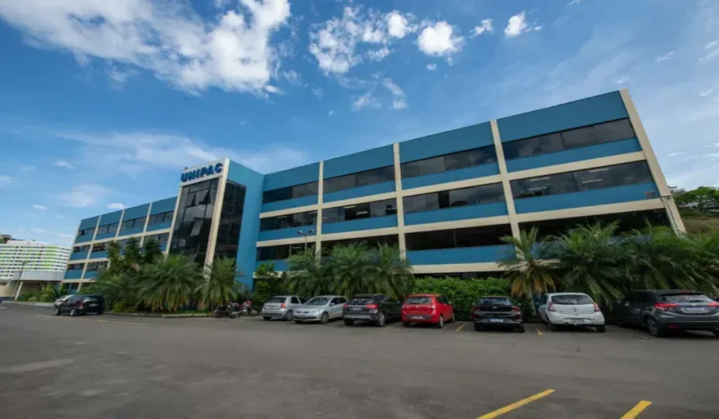 MEC reduz pela metade vagas de Medicina da Unipac em Juiz de Fora após nota 1 em avaliação 1 Unipac, em Juiz de Fora, teve nota 1 no enamed 2025, segundo o Ministério da Educação