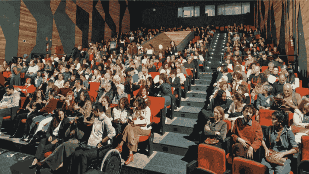 Teatro Paschoal Carlos Magno abre edital para 2026