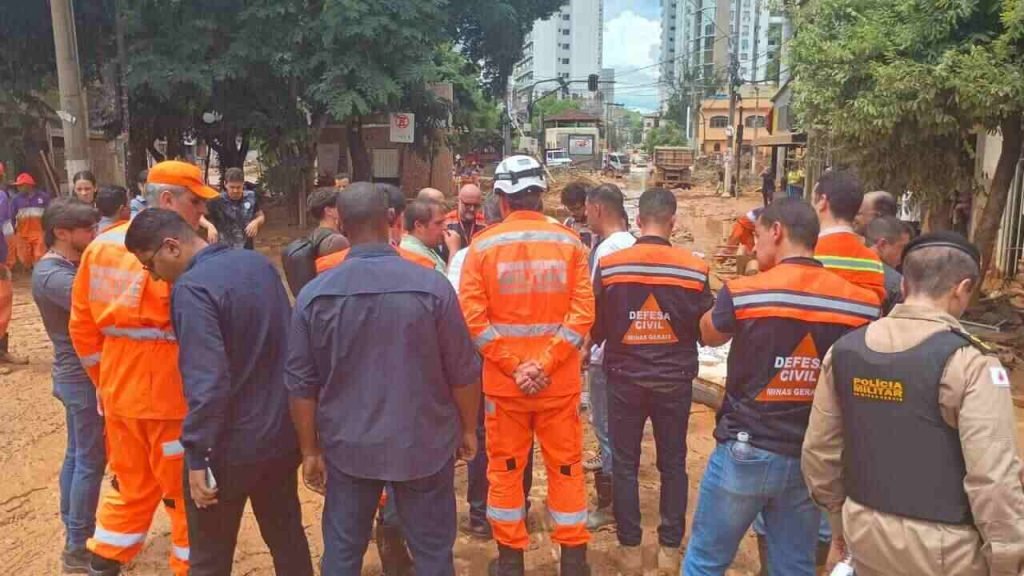 Ubá inicia semana com 1 pessoa desaparecida e aulas suspensas 3 Chuvas deixam rastro de danos estruturais em Ubá; pontes importantes seguem interditadas e famílias fora de casa
