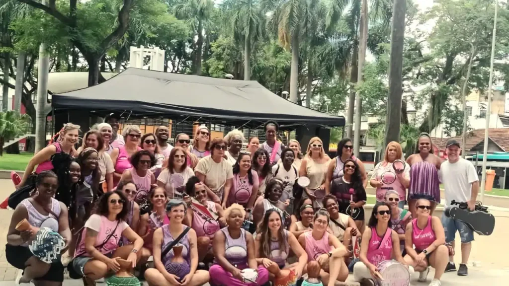 Charmosas do Tamborim saem com bloco de Carnaval nesta segunda (2) 7 charmosas do tamborim bloco segunda