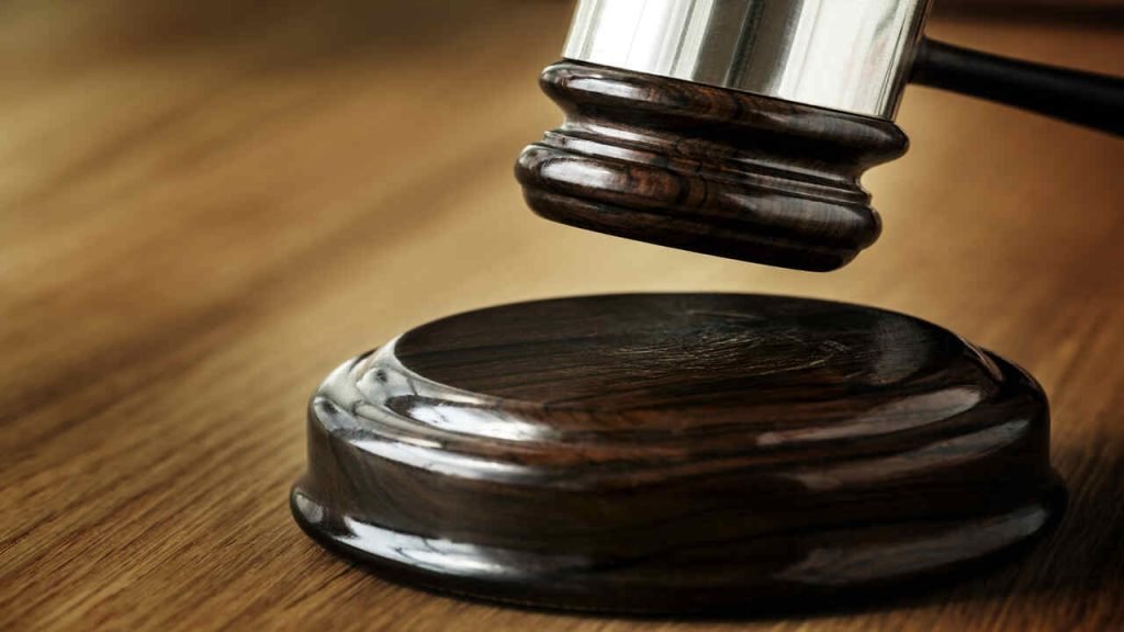 Justiça mantém indenização contra comércio por abordagem a adolescentes