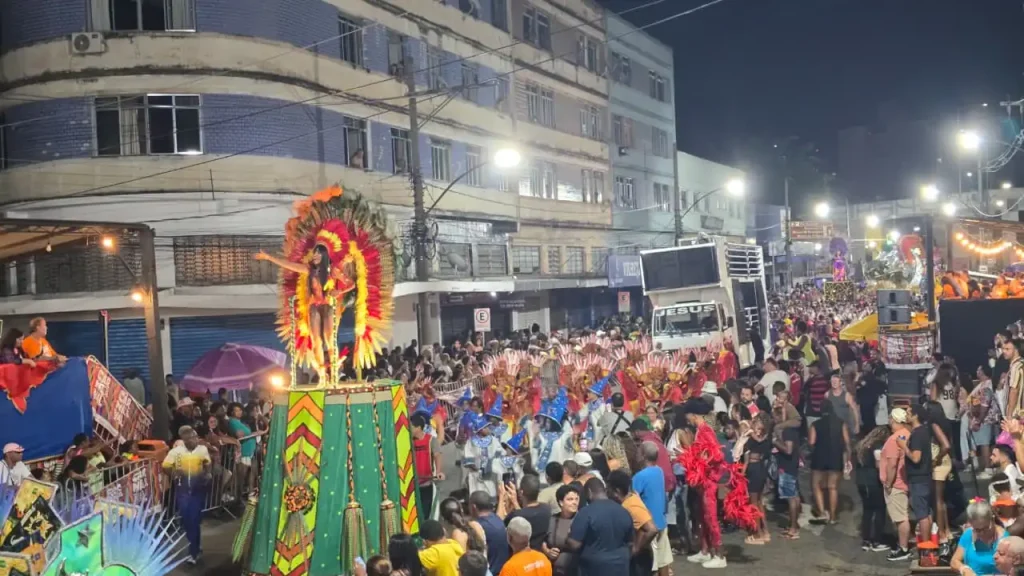Carnaval 2026: emoção, tradição e polêmica marcam segundo dia de desfiles 5 desfile escola de samba juiz de fora segunda noite carnaval