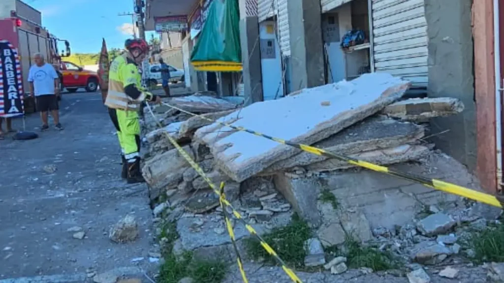 Marquise desaba em Benfica e mobiliza Bombeiros em Juiz de Fora 6 marquise benfica juiz de fora