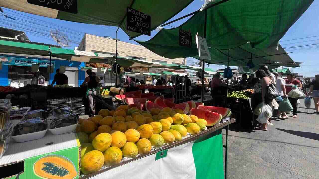 Prefeitura encerra feiras livres noturnas em bairros de Juiz de Fora e avalia novos formatos