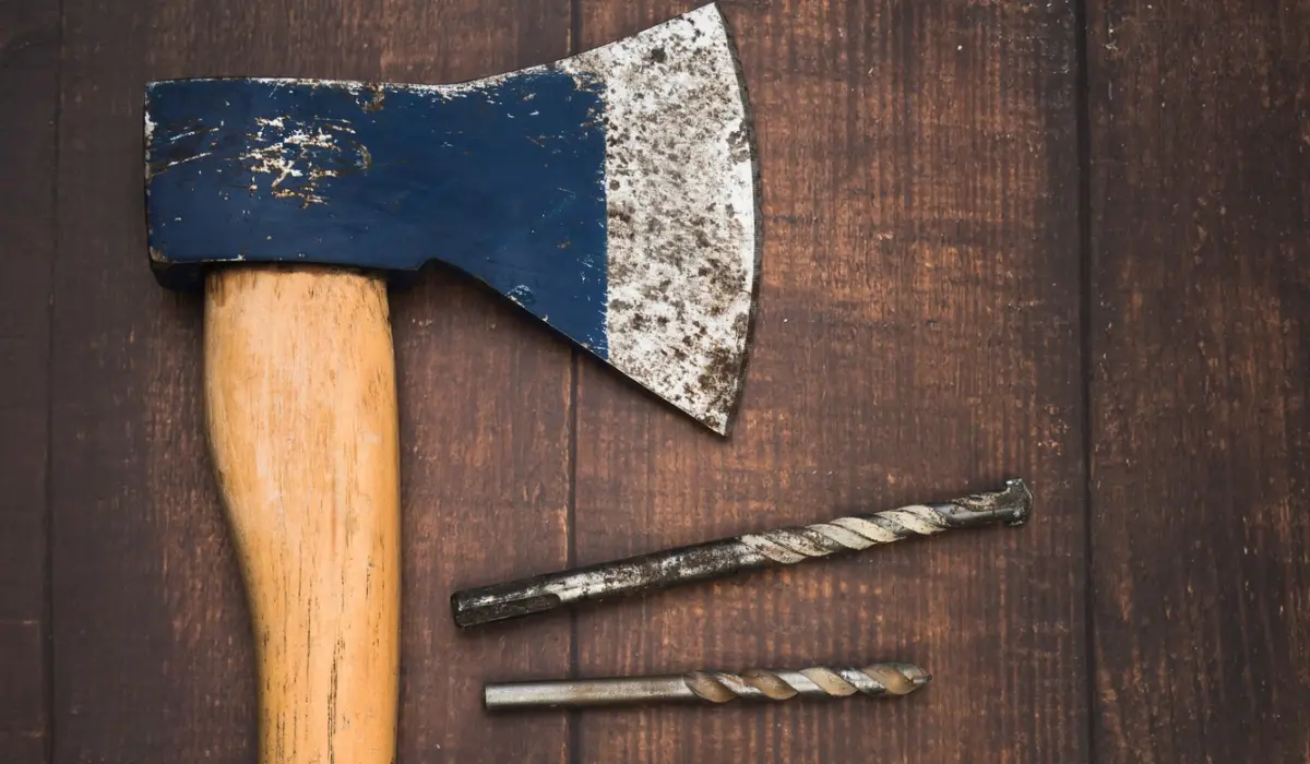 Homem causa acidente em Juiz de Fora e usa machadinha para ameaçar outras pessoas