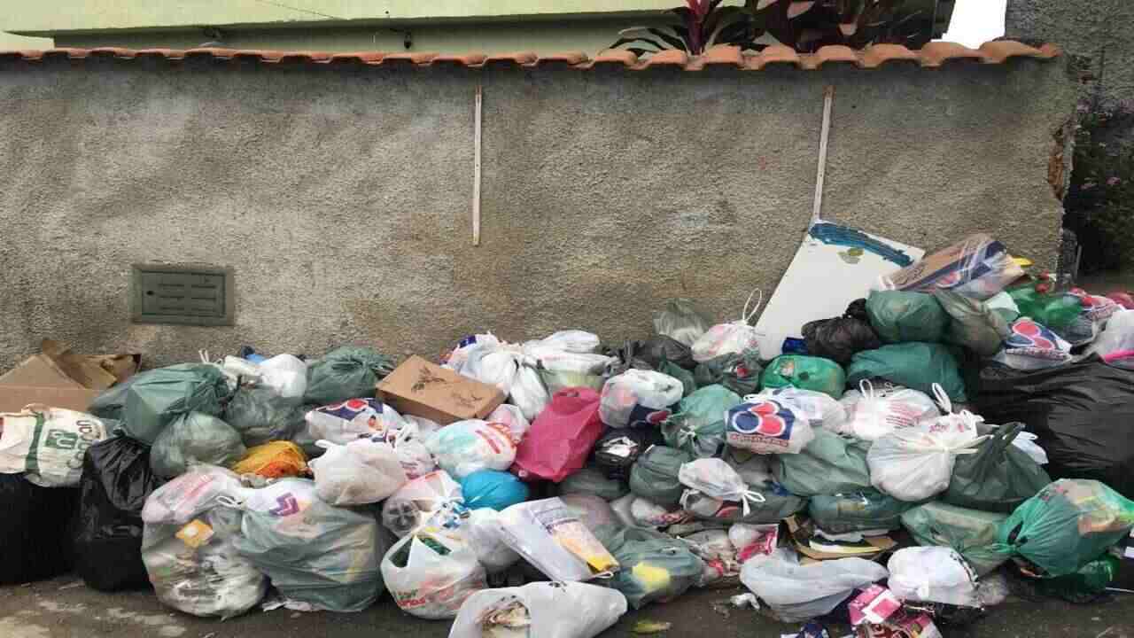 Moradores relatam duas semanas sem coleta de lixo no bairro Linhares em Juiz de Fora